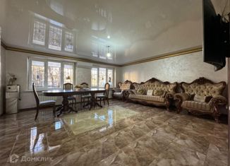 Продажа 4-ком. квартиры, 100 м2, Нальчик, район Молодёжный, улица Ашурова, 18