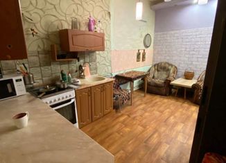 Продам 2-ком. квартиру, 48 м2, Серпухов, улица Красный Текстильщик, 2