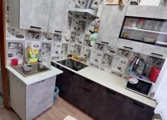 Трехкомнатная квартира на продажу, 67.3 м2, поселок Углегорский, улица Мира, 3