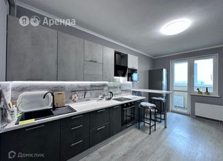 Сдам в аренду двухкомнатную квартиру, 60 м2, Санкт-Петербург, Парашютная улица, 36к1, ЖК Ап Комендантский