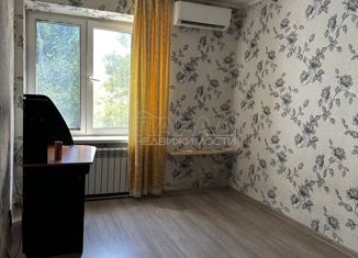 Продаю 3-комнатную квартиру, 60 м2, Симферополь, улица Воровского, 63