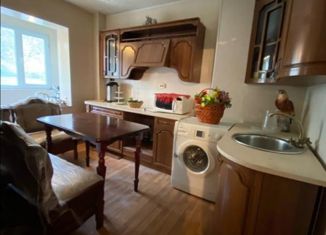 Продаю 3-ком. квартиру, 74 м2, Тырныауз, улица Мусукаева, 13