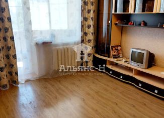 Продам 2-ком. квартиру, 47 м2, Азов, улица Макаровского, 88