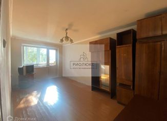 Продаю однокомнатную квартиру, 30.6 м2, Магнитогорск, Советская улица, 7