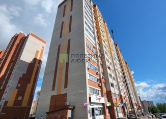 Продается 2-ком. квартира, 55 м2, Ижевск, улица Михаила Петрова, 33