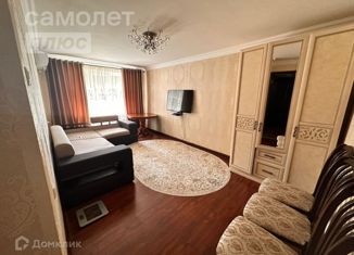 Продаю трехкомнатную квартиру, 66 м2, Грозный, улица К. Айдамирова, 6А
