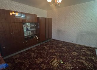Продаю 2-комнатную квартиру, 50 м2, Челябинская область, улица 8 Марта, 142