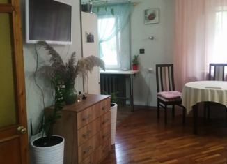 Продается 2-ком. квартира, 48 м2, поселок городского типа Мирный, улица Сырникова, 8