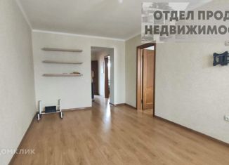 Продаю трехкомнатную квартиру, 60 м2, Крымск, Горная улица, 2