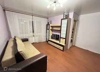 Продам 2-ком. квартиру, 42.2 м2, Волхов, улица Работниц, 4