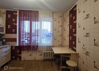 Продается двухкомнатная квартира, 55 м2, Чебоксары, улица Шумилова, 30, Калининский район