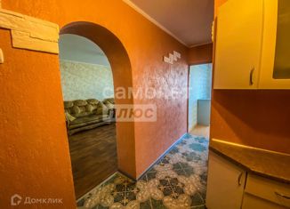 Продается 2-комнатная квартира, 36.8 м2, Курск, улица Цюрупы, 3