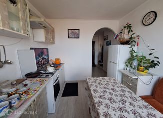 Продается 2-комнатная квартира, 54 м2, поселок городского типа Мирный, улица Сырникова, 29