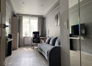 Трехкомнатная квартира на продажу, 58.7 м2, Санкт-Петербург, улица Здоровцева, 27к2, улица Здоровцева