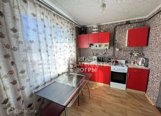 Продается трехкомнатная квартира, 71 м2, Тюменская область, улица Гагарина, 49