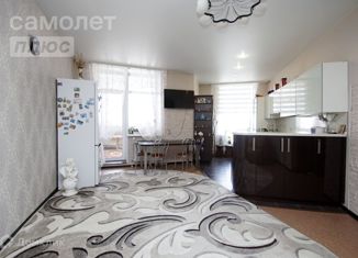 Продается трехкомнатная квартира, 90 м2, Омск, Кемеровская улица, 26