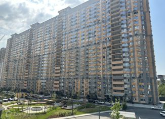 Продажа 2-ком. квартиры, 62 м2, Краснодар, улица имени В.Н. Мачуги, 166Ак1, ЖК Сказка Град