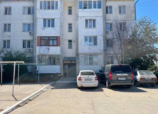 Продается трехкомнатная квартира, 74.1 м2, село Уютное, улица Кирова, 16