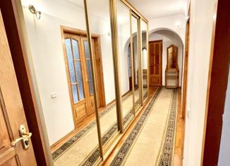 Продается трехкомнатная квартира, 78 м2, Владикавказ, улица Генерала Дзусова, 26к2, 14-й микрорайон