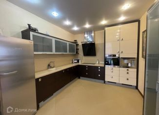 Сдается 3-ком. квартира, 108 м2, Краснодар, улица Красина, 9/1, улица Красина