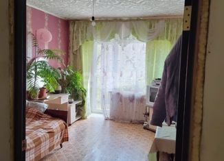 Продаю трехкомнатную квартиру, 55.2 м2, Барнаул, улица 40 лет Октября, 24