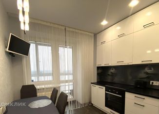 Продается 2-комнатная квартира, 55 м2, Краснодар, улица Цезаря Куникова, 24к1, ЖК Времена Года 3