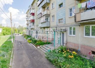 Продаю 2-ком. квартиру, 42.9 м2, посёлок Лазурный, улица Героев, 3