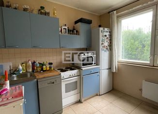 Продаю 2-ком. квартиру, 55 м2, Москва, улица Гришина, 2к1, улица Гришина