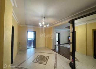 Продажа трехкомнатной квартиры, 155 м2, Карачаево-Черкесия, улица Космонавтов, 30А