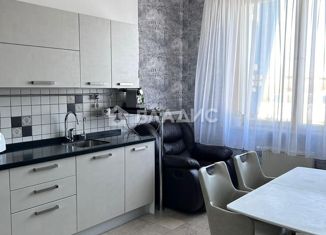 Продам 3-ком. квартиру, 85.5 м2, Волгоградская область, улица Калинина, 2А