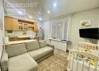 Продается 1-комнатная квартира, 36.7 м2, посёлок городского типа Верхняя Максаковка, Лесная улица, 10