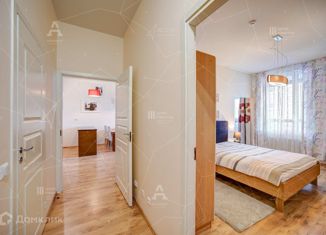 Сдам в аренду 3-ком. квартиру, 77 м2, Санкт-Петербург, Барочная улица, 12, Барочная улица