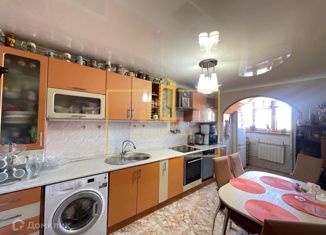 Продам 4-ком. квартиру, 90 м2, Астрахань, Студенческая улица, 1А/94, Кировский район