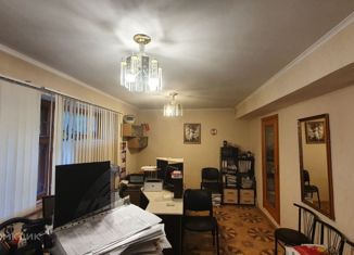 Продажа 4-комнатной квартиры, 80 м2, Севастополь, улица Адмирала Октябрьского, 15, Ленинский район