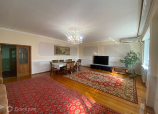 Продажа 4-комнатной квартиры, 150 м2, Махачкала, улица Магомеда Ярагского, 76Б