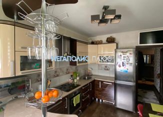 Продается 2-ком. квартира, 61.5 м2, Воронеж, улица Артамонова, 22, Северо-Восточный жилой район