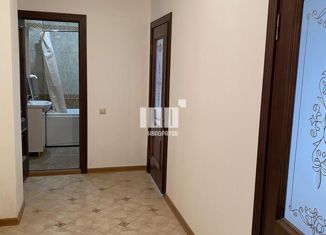 Сдается однокомнатная квартира, 50 м2, Дагестан, улица Азизова, 86