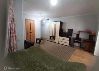 Сдам в аренду 1-комнатную квартиру, 34 м2, Крымск, Линейная улица, 2Б