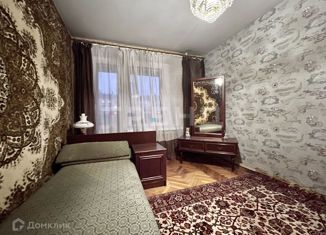 3-комнатная квартира на продажу, 61.2 м2, Санкт-Петербург, улица Фрунзе, 27, метро Парк Победы