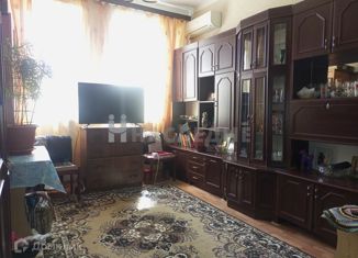 Продаю 2-ком. квартиру, 55.9 м2, Каменск-Шахтинский, улица Парк Культуры, 10