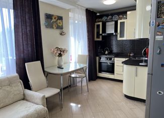 Продаю 4-комнатную квартиру, 62 м2, Азов, Социалистический переулок, 62