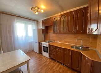 Сдаю 1-ком. квартиру, 38 м2, Пенза, улица Лозицкой, 1