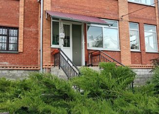 Сдаю дом, 200 м2, деревня Рыбаки, Садовая улица