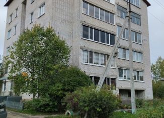 Продажа 2-комнатной квартиры, 52.5 м2, Вельск, улица Некрасова, 41