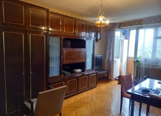 Продаю 3-ком. квартиру, 61.7 м2, Ломоносов, улица Федюнинского, 5к3