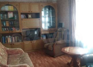 Продается 2-ком. квартира, 43.8 м2, поселок городского типа Суходол, улица Суворова, 7