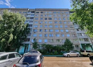 Продается 3-комнатная квартира, 57 м2, Красноярск, улица Яковлева, 1