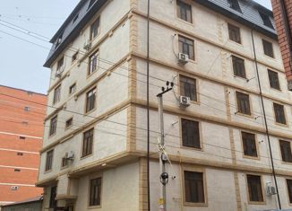 Продается 2-комнатная квартира, 68 м2, Махачкала, улица Ибрагимовой, 1В, Кировский район