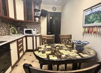 Продается 4-ком. квартира, 77.6 м2, Петропавловск-Камчатский, улица Лукашевского, 2