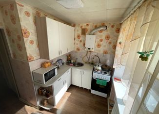 Продажа 3-ком. квартиры, 58.1 м2, посёлок городского типа Октябрьский, улица Матросова, 20